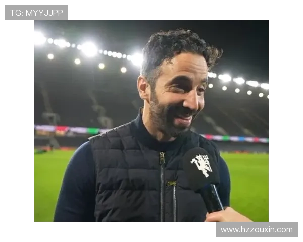 40岁阿莫林蹲地捂脸！执教曼联1周年+输球率近5成 怒批全队：糟糕